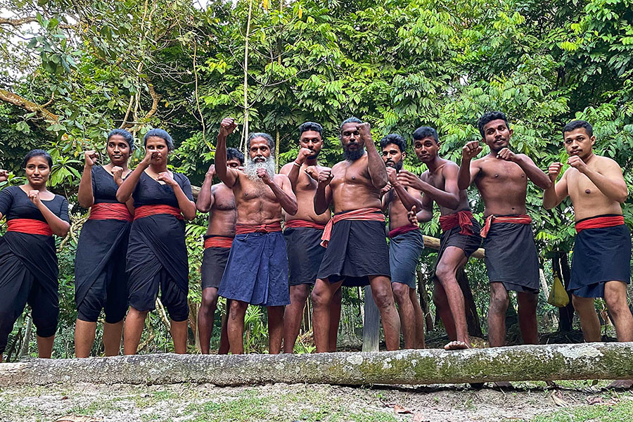 Angampora is renowned for its trademark manoeuvres combining hand-to-hand combat and Illangam.
