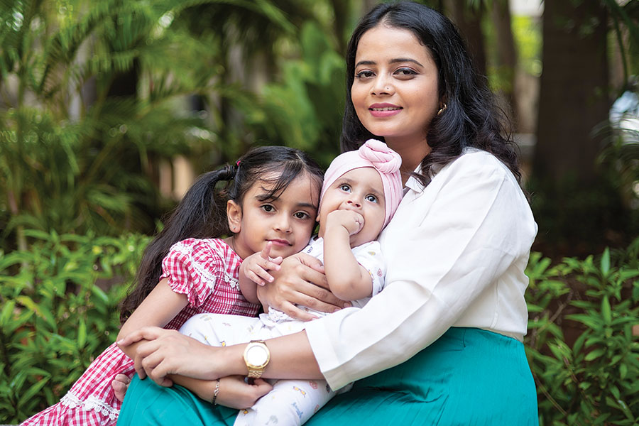 While her role as an influencer demands an active social media presence, Sneha Paliwal has set a limit, as she feels it is bound to affect her children
Image: Shreyash Salavkar @HIGHSTREETMOMMY
