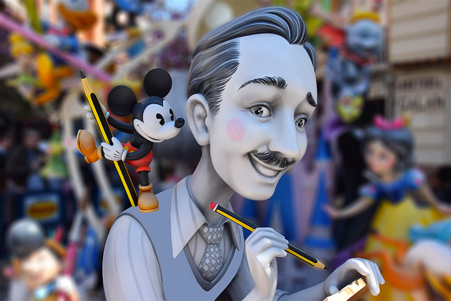 
Walt Disney and Mickey Mouse statues at Tokyo Disneyland
Image: Yoshikazy Tsuno / AFP©
