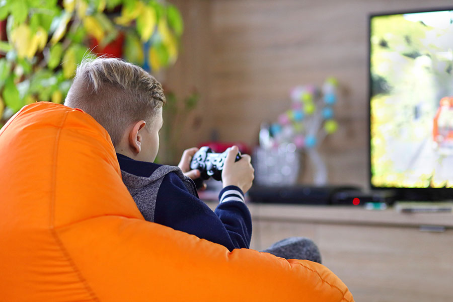 According to the study, 17% of Generation Alpha gamers play on mobile, console and PC.
Image: Shutterstock