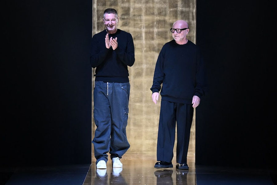 
Domenico Dolce (R) and Stefano Gabbana greet the audience from the runway
Image: Marco Bertorello / AFP©