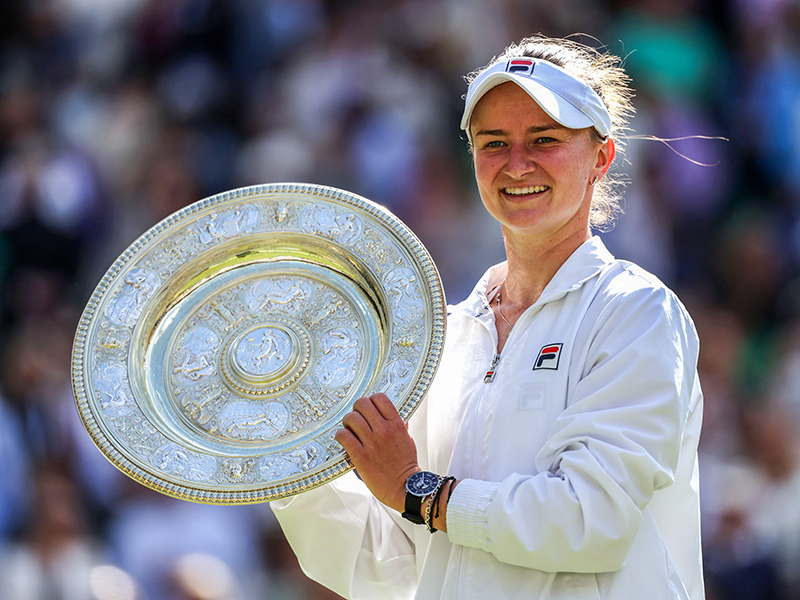 Photo of the day: Wimbledon 2024: Barbora Krejcikova lifts her maiden trophy