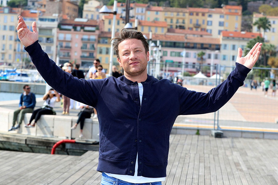 The British chef Jamie Oliver is the world's 2nd most popular chef in terms of annual Google searches.
Image: Valery Hache / AFP©