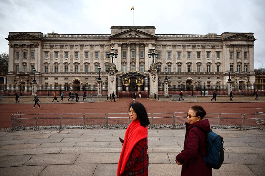 Buckingham Palace; Image: HENRY NICHOLLS / AFP