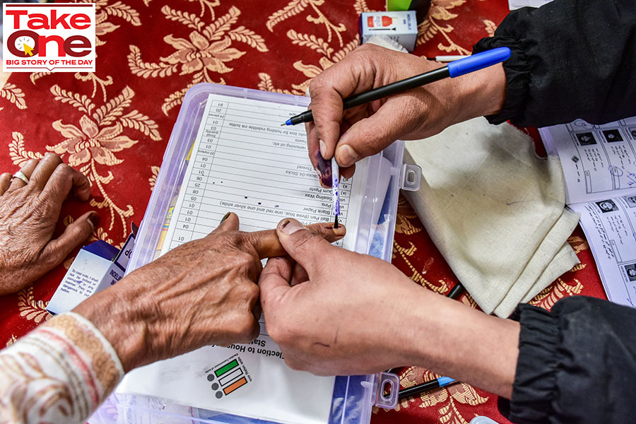 Elections are underway in seven phases throughout the country and the final results are expected on June 4, which will set the tone for the markets. Image: Saqib Majeed/SOPA Images/LightRocket via Getty Images