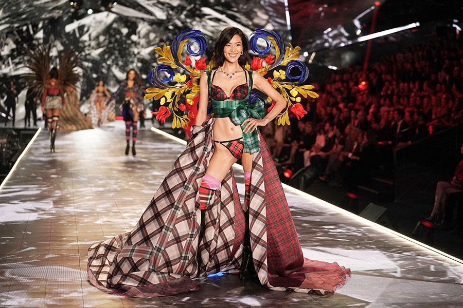 Model Liu Wen walking the runway at the 2018 Victoria's Secret Fashion Show on November 8, 2018 at Pier 94 in New York City. Image credit: Photography TIMOTHY A. CLARY / AFP©