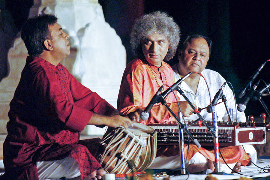 Pandit Shivkumar Sharma, a legendary musician, introduced the Santoor to Indian classical music. Image: Prakash Singh/ AFP